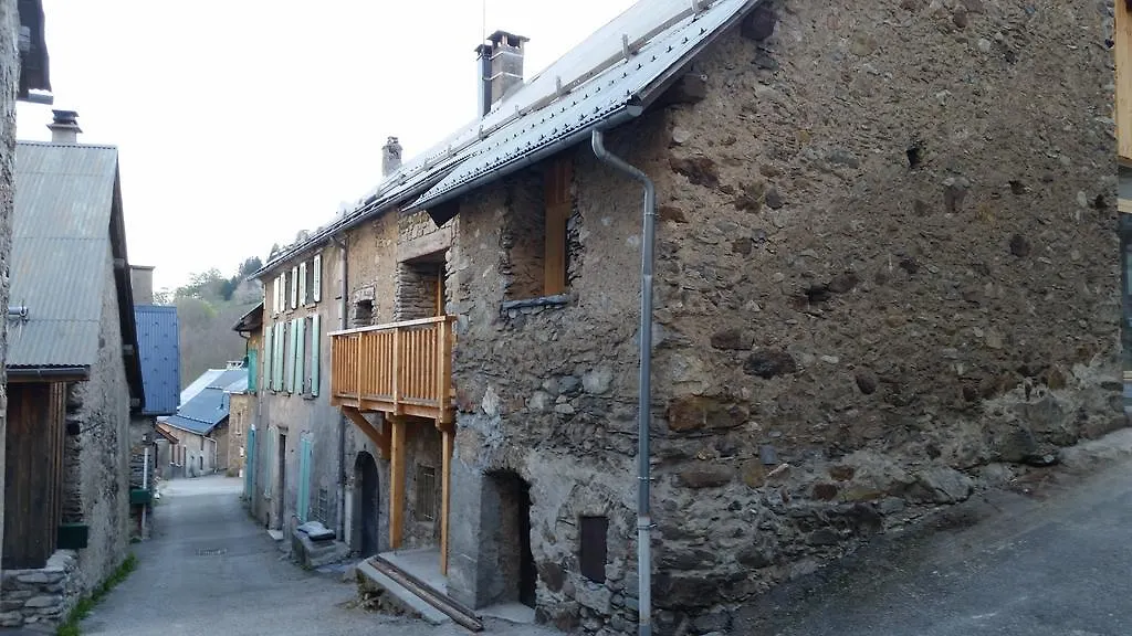Gite De La Lignarre Ornon Guest house